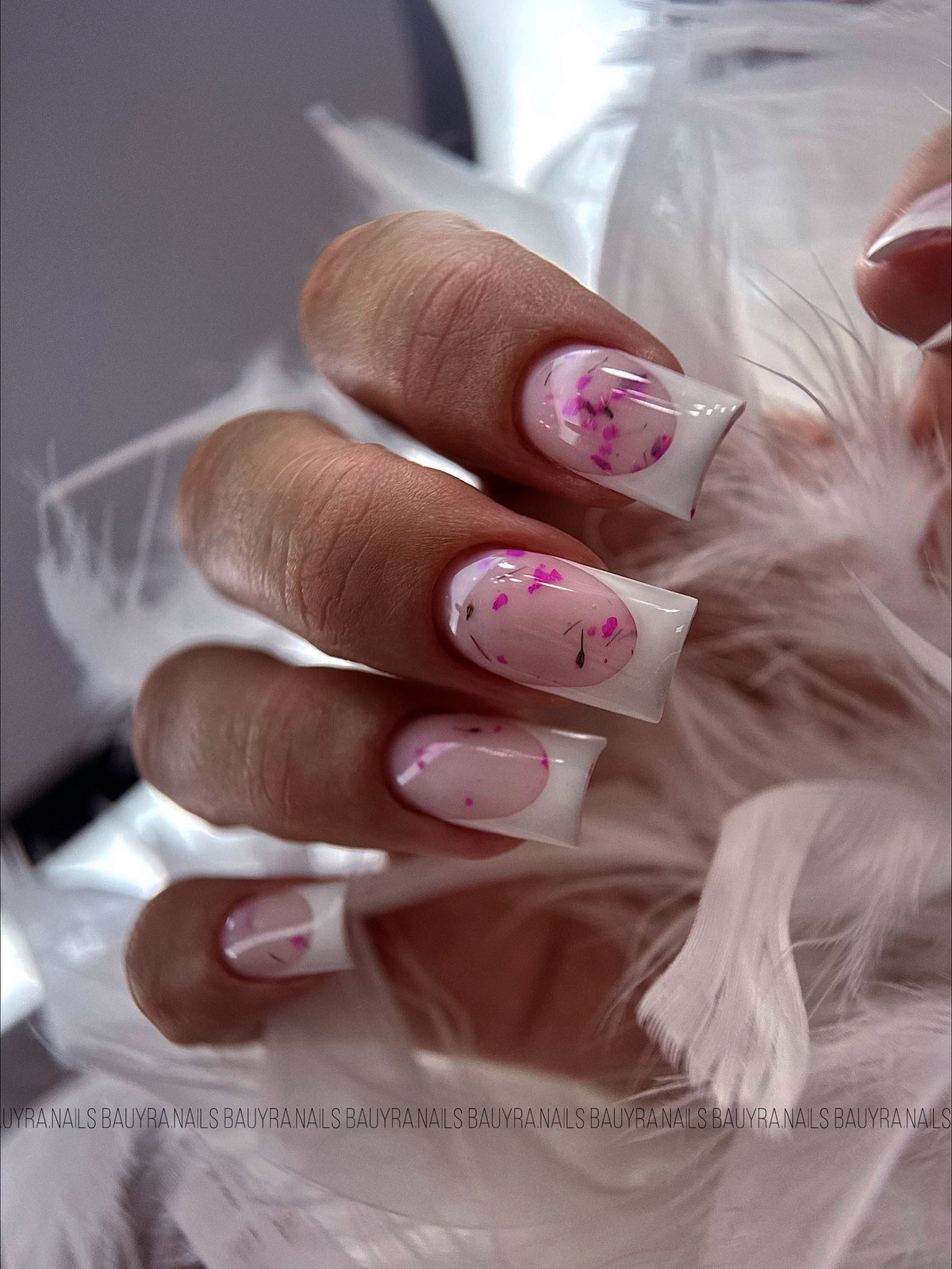 Маникюр, который выглядит дешево: 5 дизайнов, которые портят даже дорогой образ