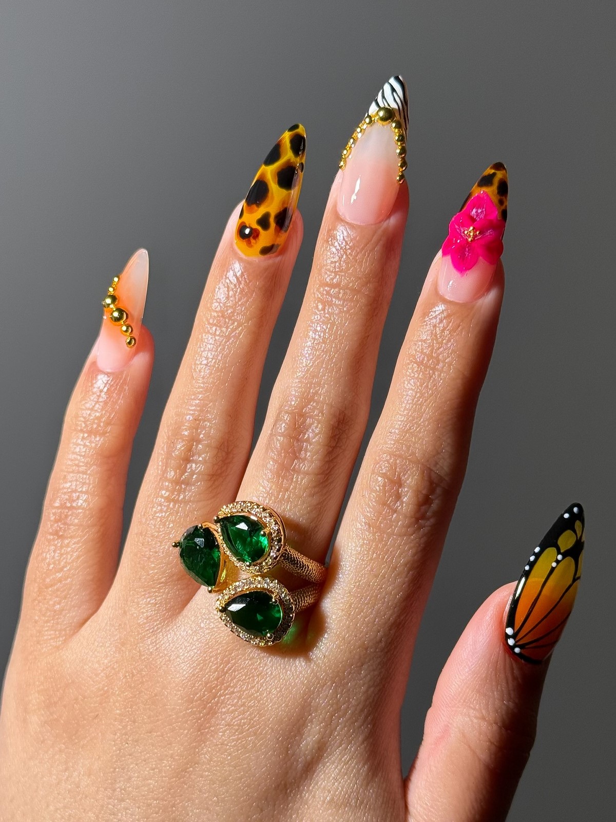 Маникюр, который выглядит дешево: 5 дизайнов, которые портят даже дорогой образ