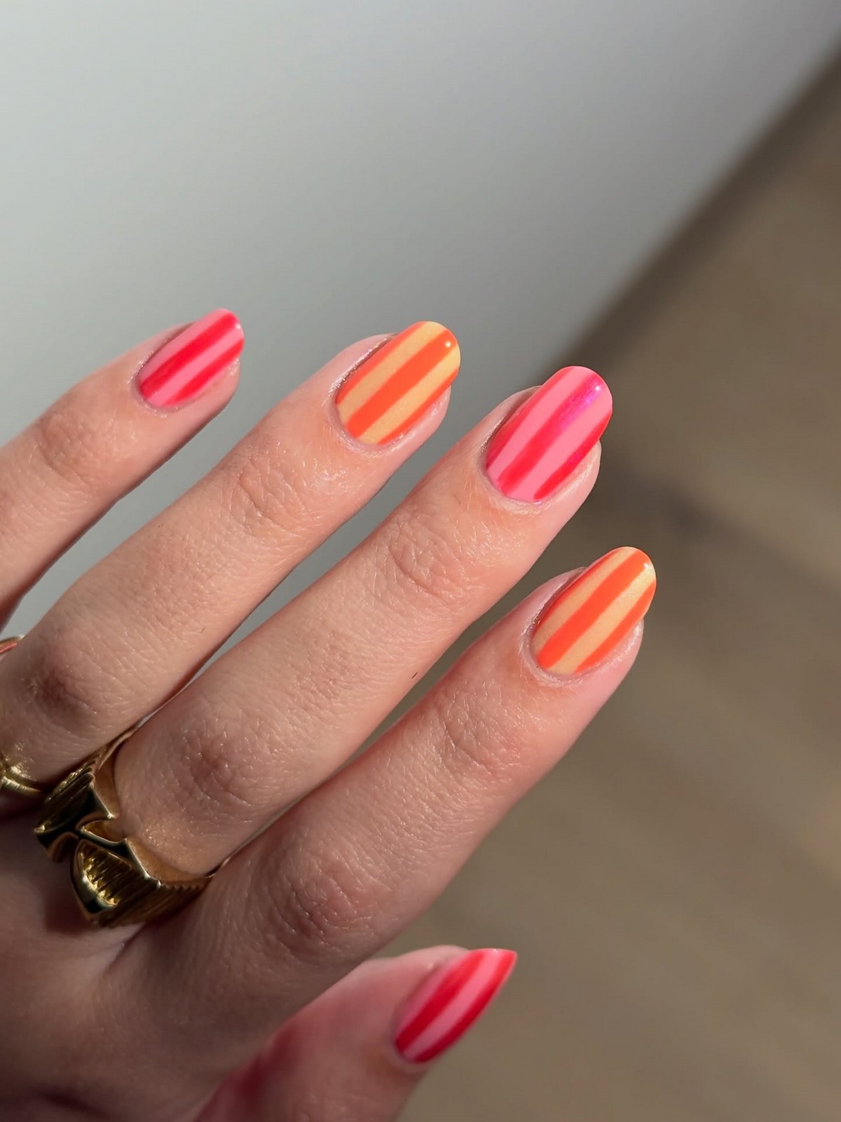 Один цвет или сочетание: какой маникюр выглядит чище в 2026